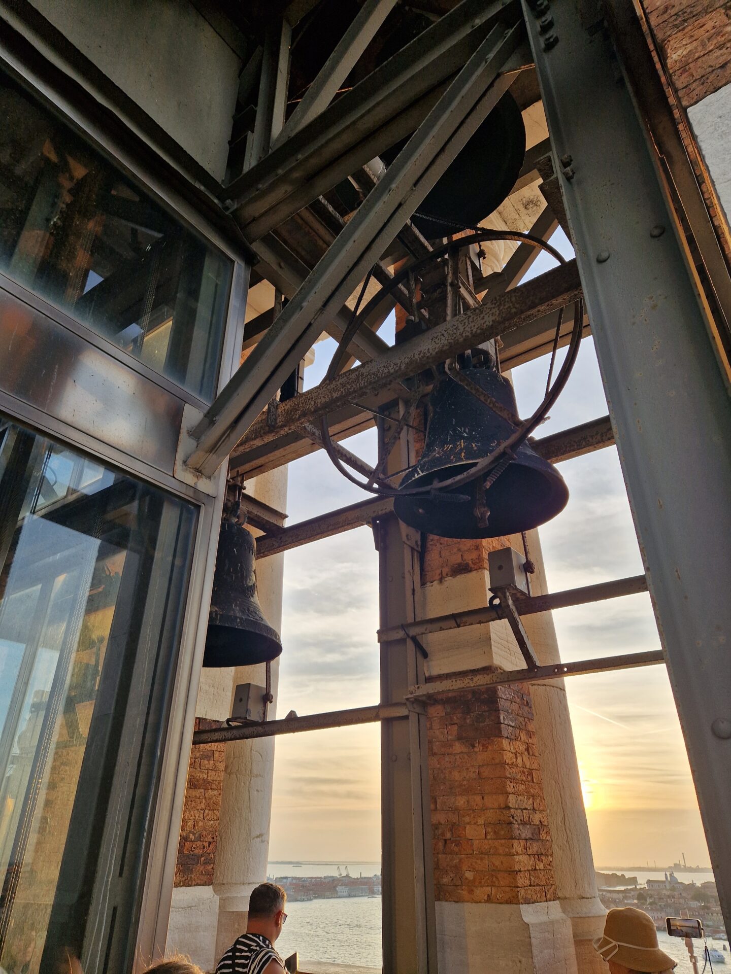 20240925_183240 20240925_183240